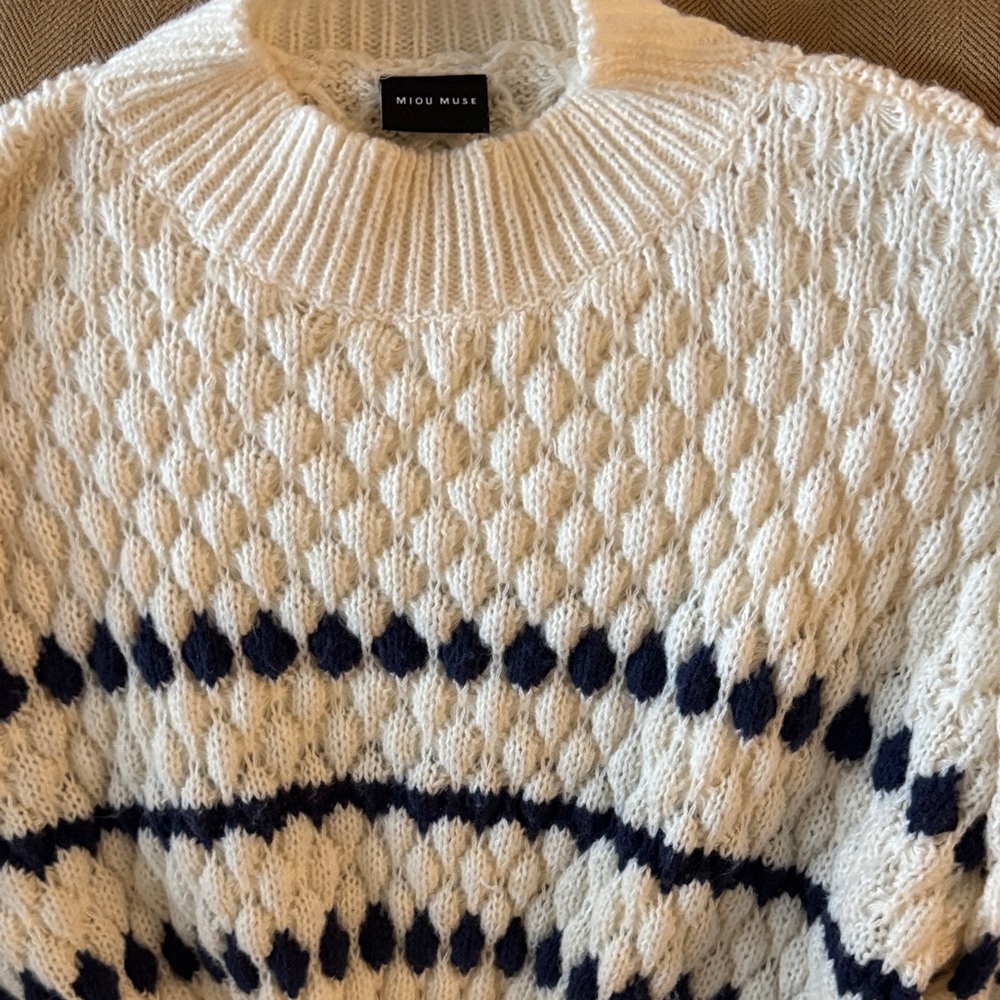 MiouMuse Women's Cream and Black Knit Sweater
